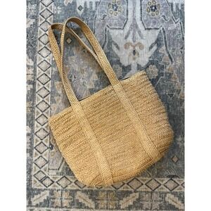 Draper James Straw Tote Bag Tan Navy Lining Magnetic Closure Summer Beach